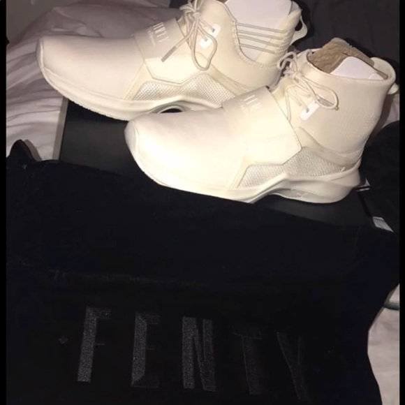 BRAND NEW FENTY x PUMA SNEAKERS - Picture 4 of 4
